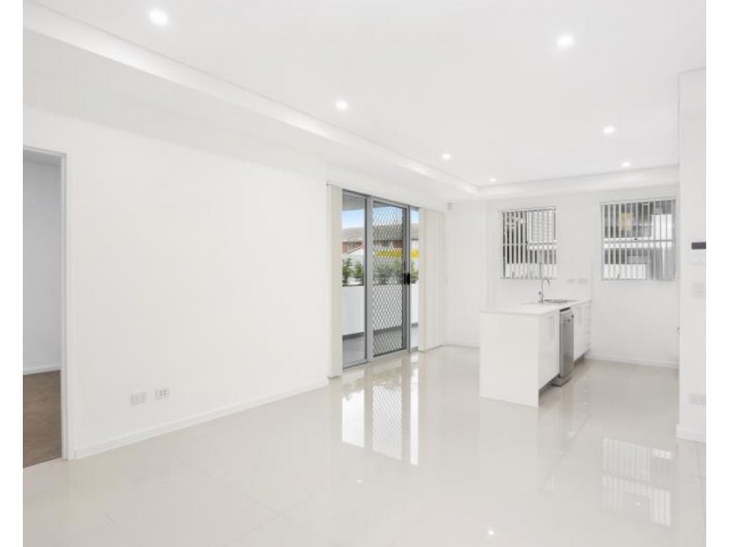 305/11-13 Junia Avenue, Toongabbie NSW 2146